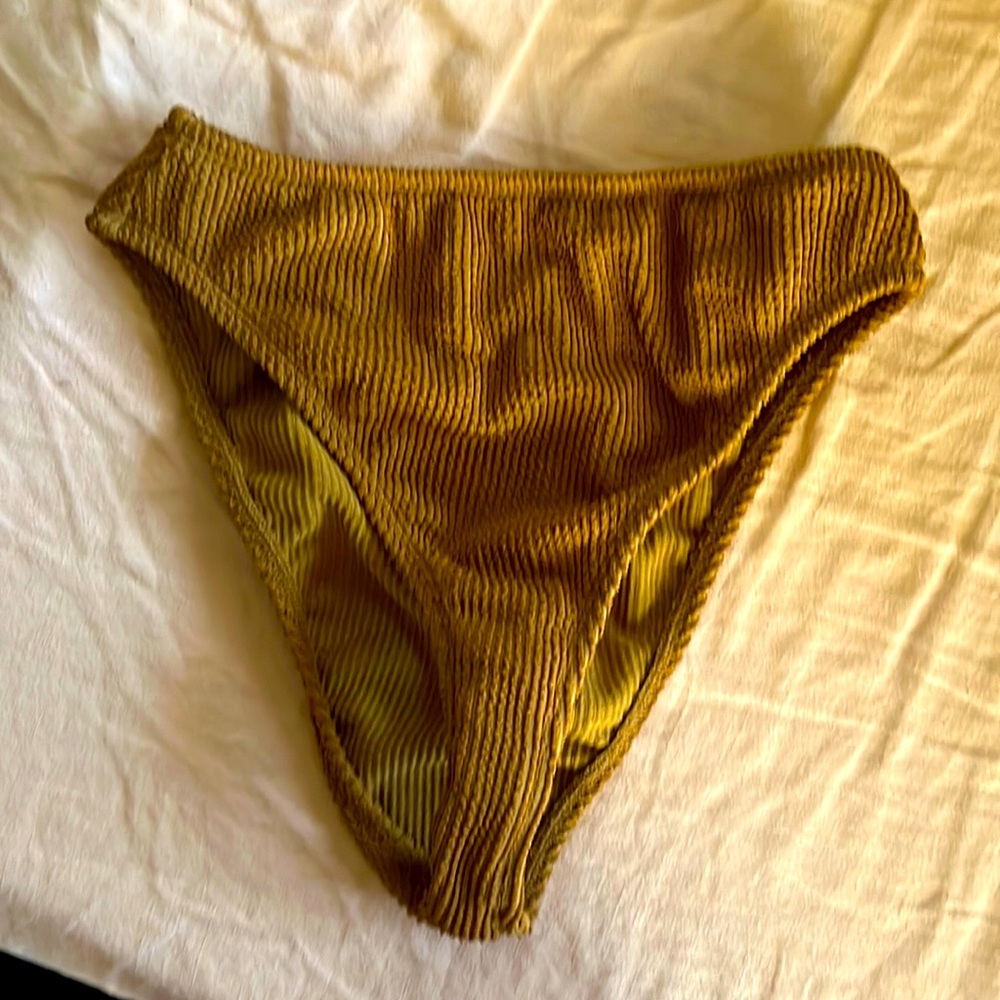 Good American Always Fits Good Cheeky Bottom